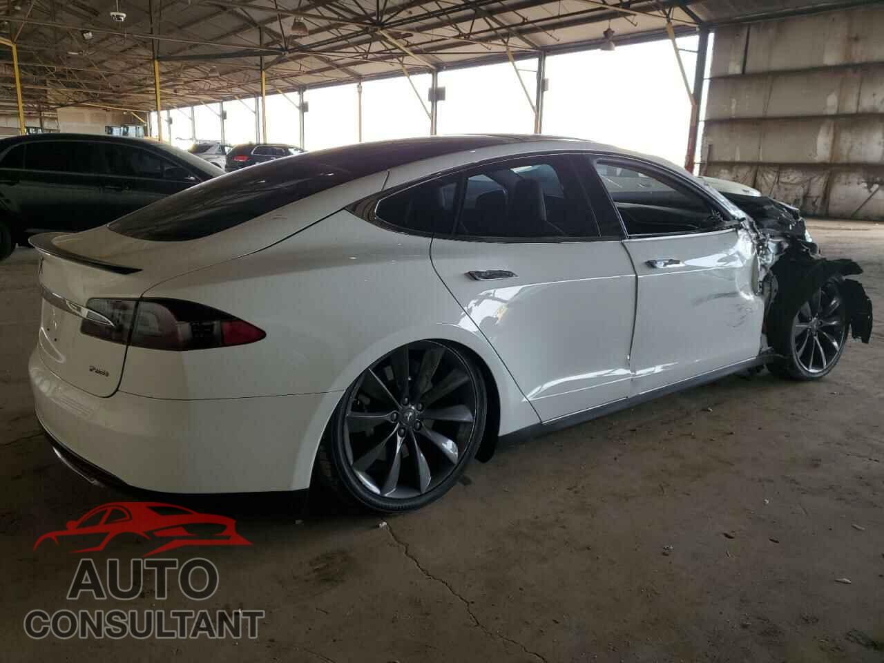 TESLA MODEL S 2013 - 5YJSA1DP5DFP12661