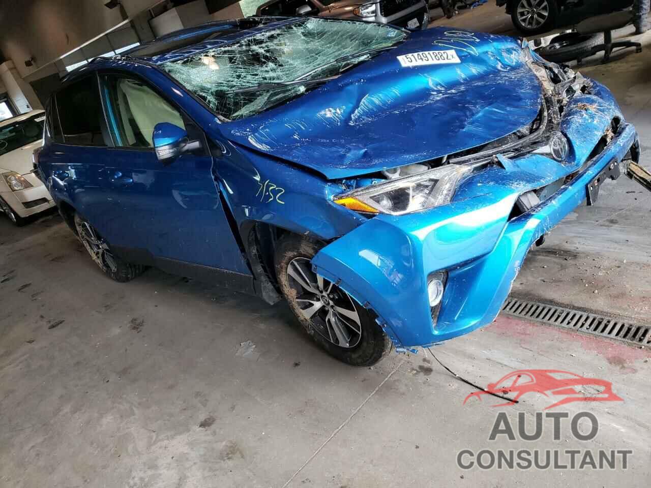 TOYOTA RAV4 2018 - JTMRFREV8JJ726618