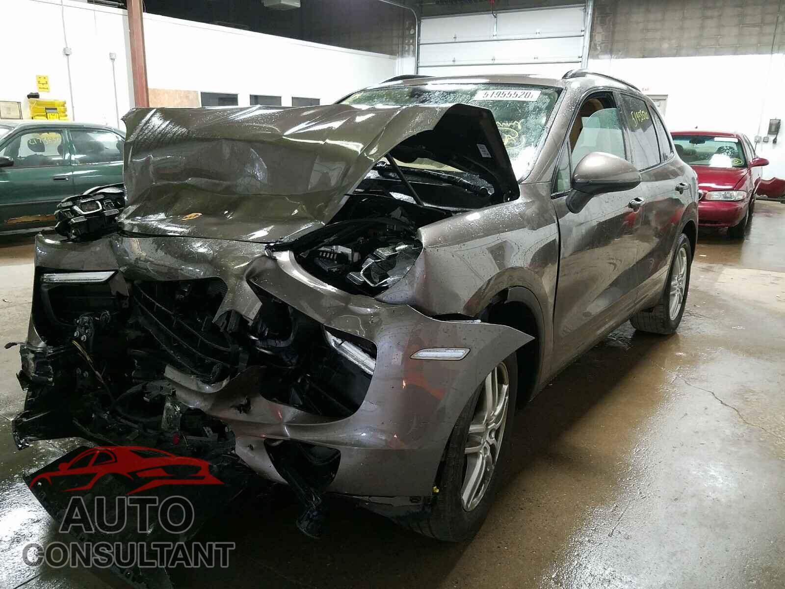 PORSCHE CAYENNE 2016 - WP1AA2A28GKA09247