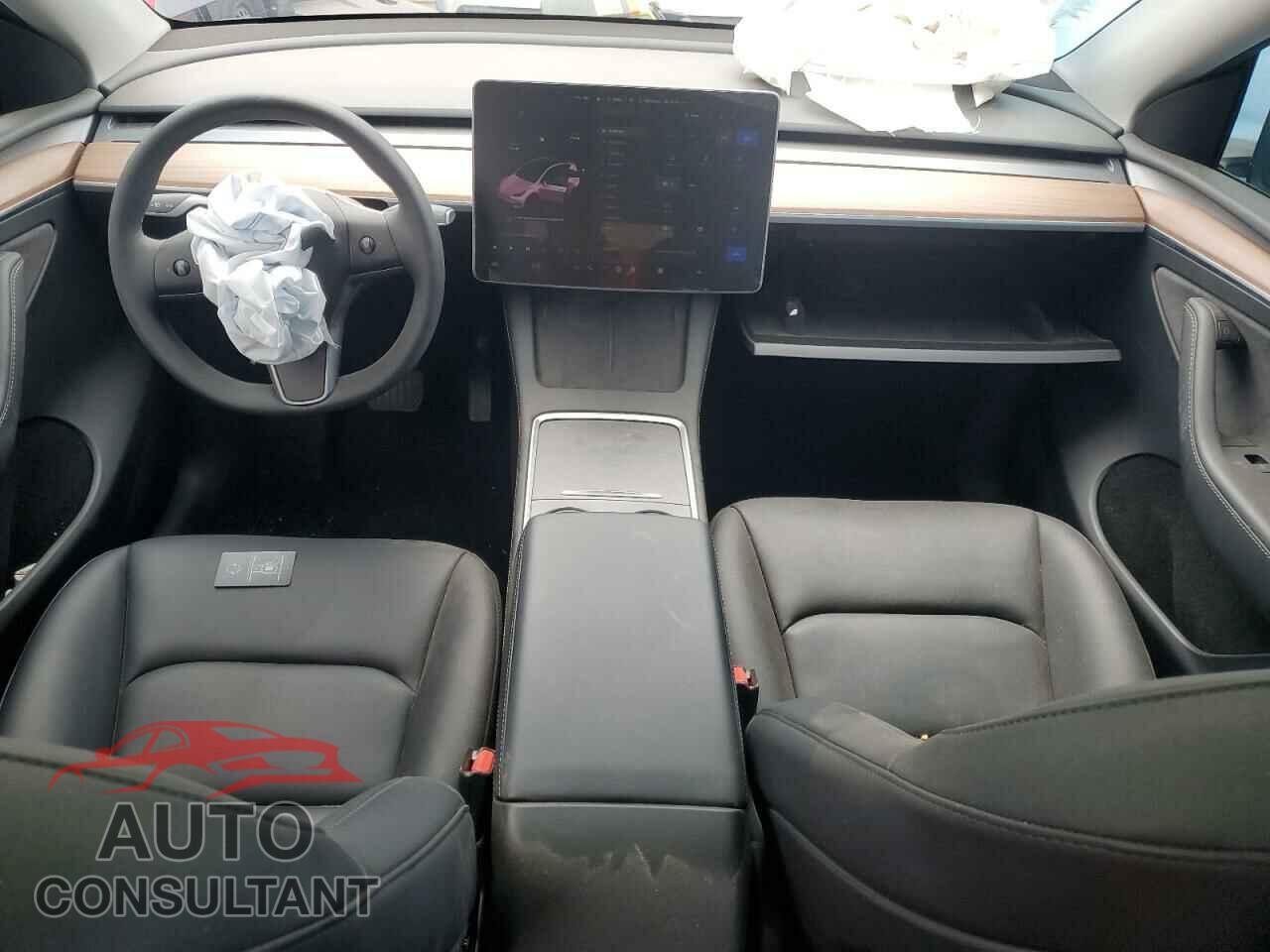 TESLA MODEL Y 2024 - 7SAYGAEE4RF071793