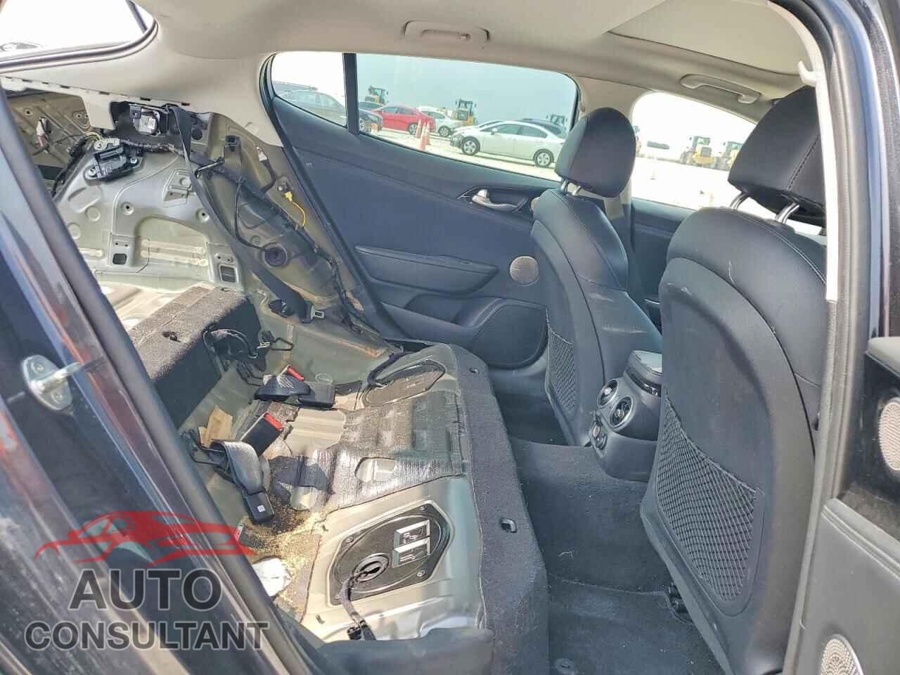KIA STINGER 2019 - KNAE25LA2K6059131