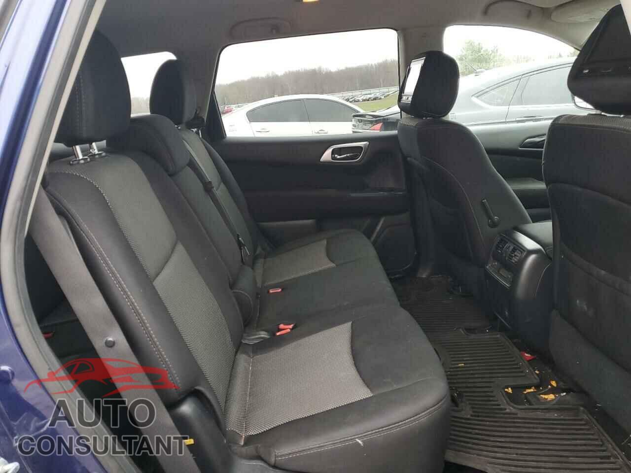 NISSAN PATHFINDER 2017 - 5N1DR2MM5HC652683