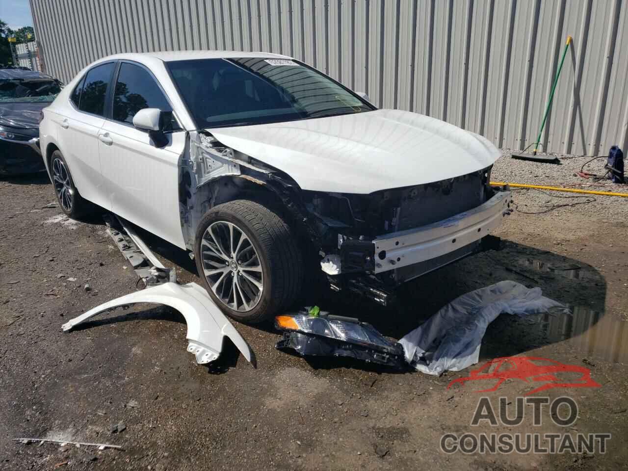 TOYOTA CAMRY 2018 - 4T1B11HK6JU103995
