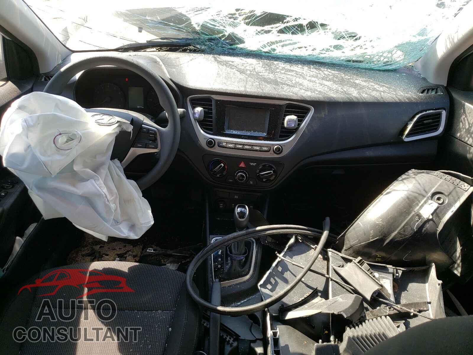 HYUNDAI ACCENT 2018 - 3KPC24A30JE010057
