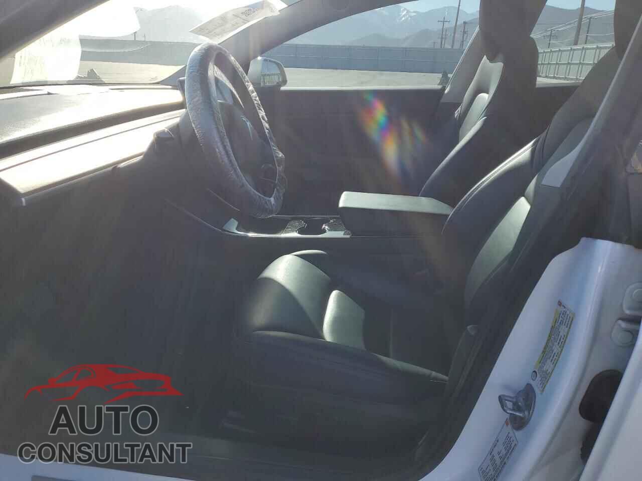 TESLA MODEL 3 2018 - 5YJ3E1EA1JF161952
