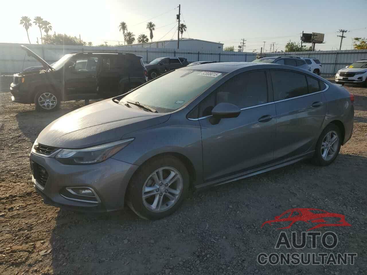 CHEVROLET CRUZE 2018 - 1G1BE5SM5J7126282