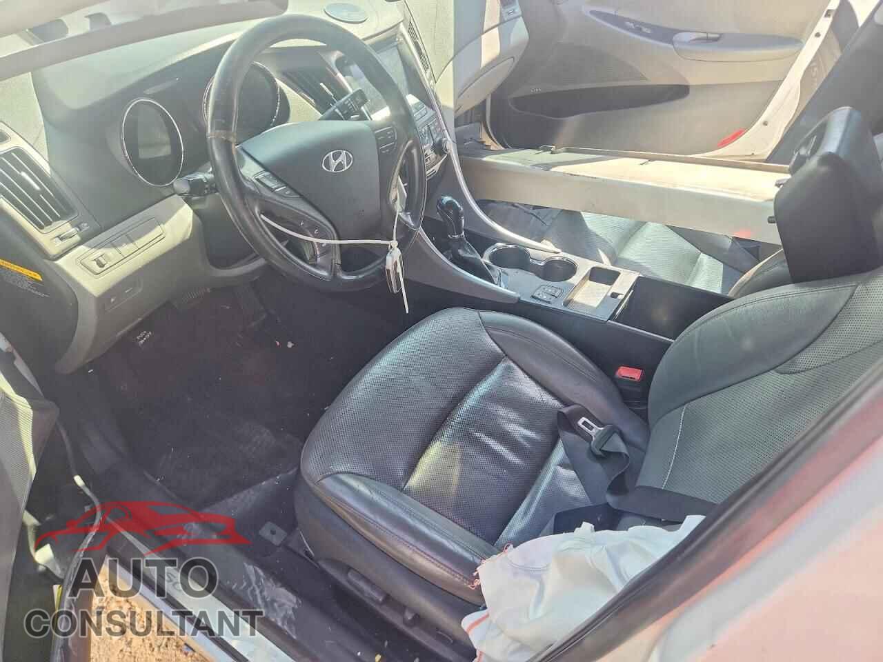 HYUNDAI SONATA 2015 - KMHEC4A4XFA136088