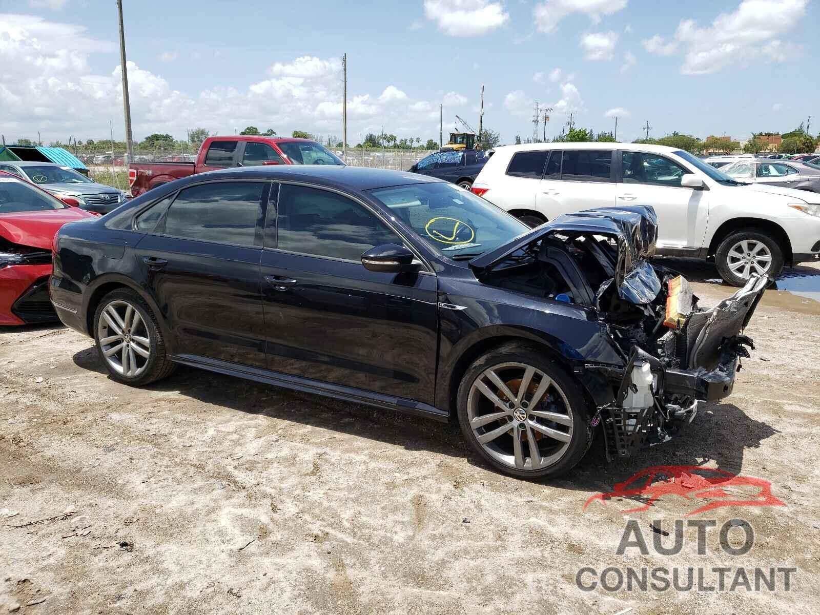 VOLKSWAGEN PASSAT 2018 - 1VWAA7A32JC026308