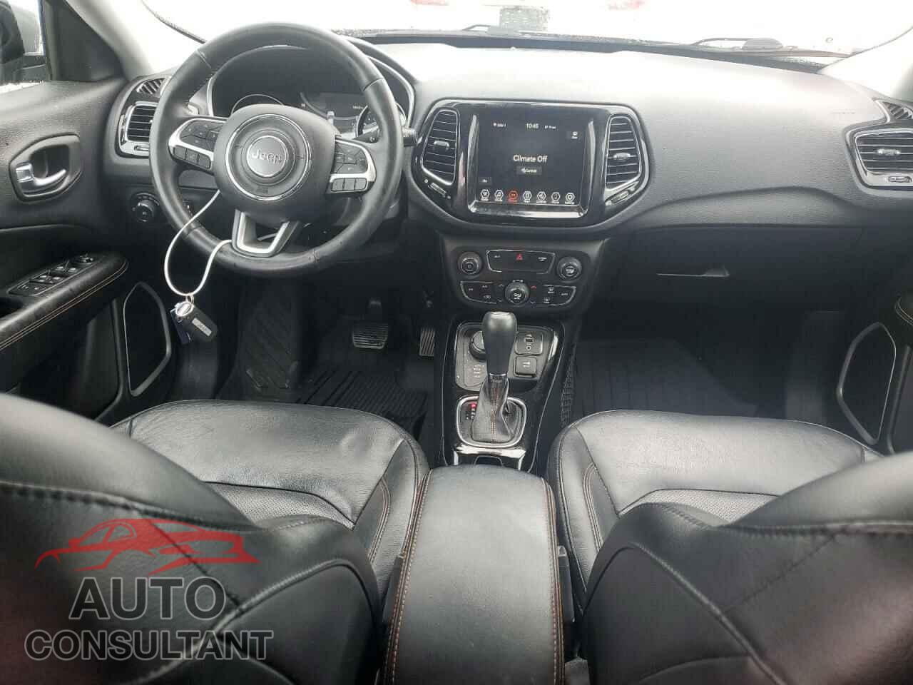 JEEP COMPASS 2018 - 3C4NJDCB8JT201673