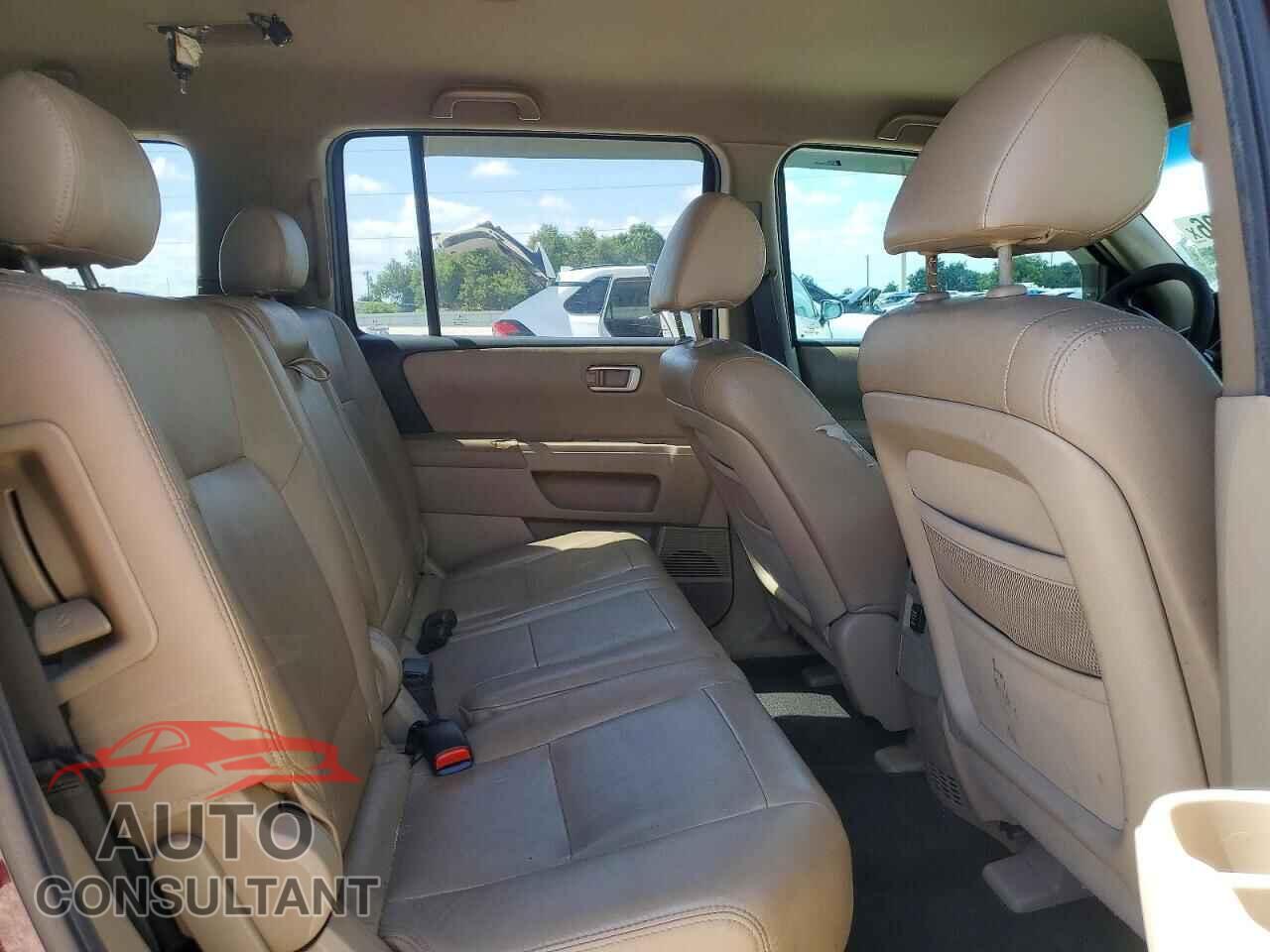 HONDA PILOT 2011 - 5FNYF3H47BB045855