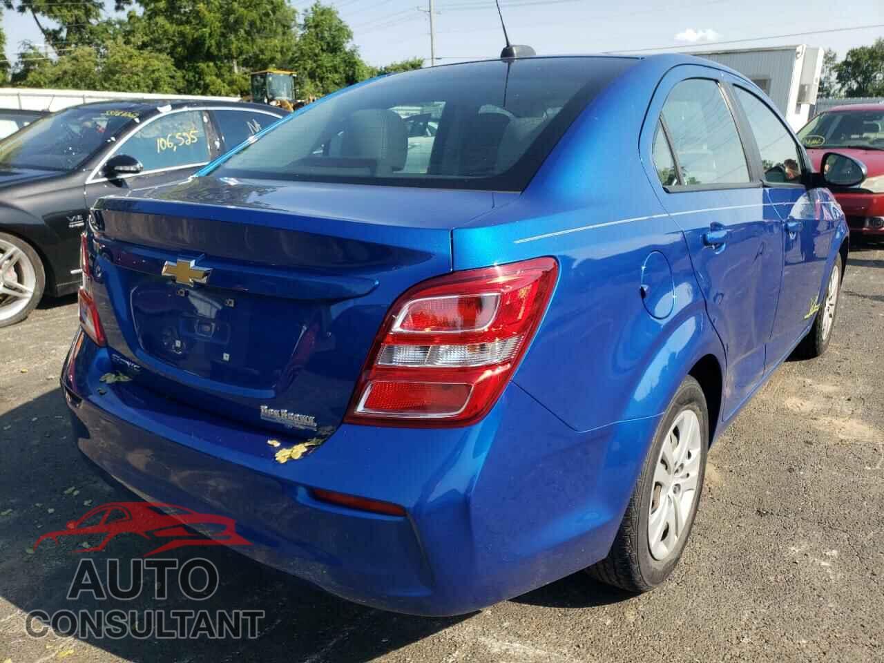CHEVROLET SONIC 2017 - 1G1JB5SH6H4102995