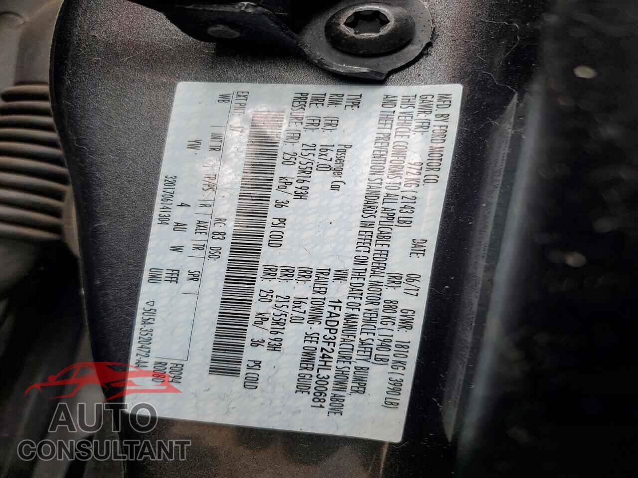 FORD FOCUS 2017 - 1FADP3F24HL300681