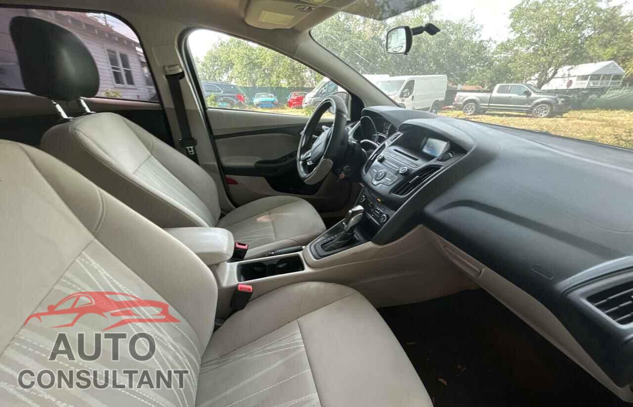 FORD FOCUS 2015 - 1FADP3F21FL338821