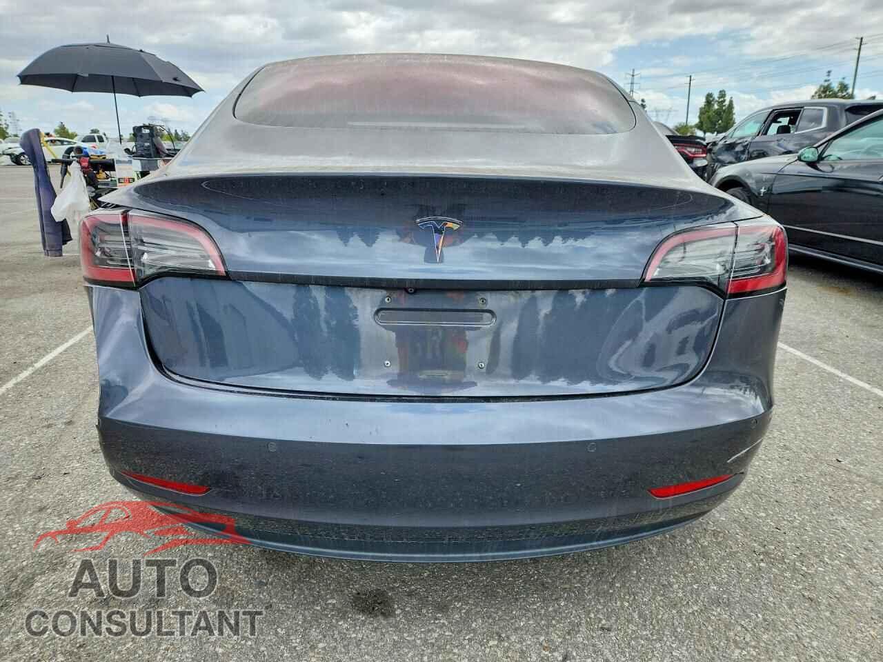 TESLA MODEL 3 2018 - 5YJ3E1EA9JF019042