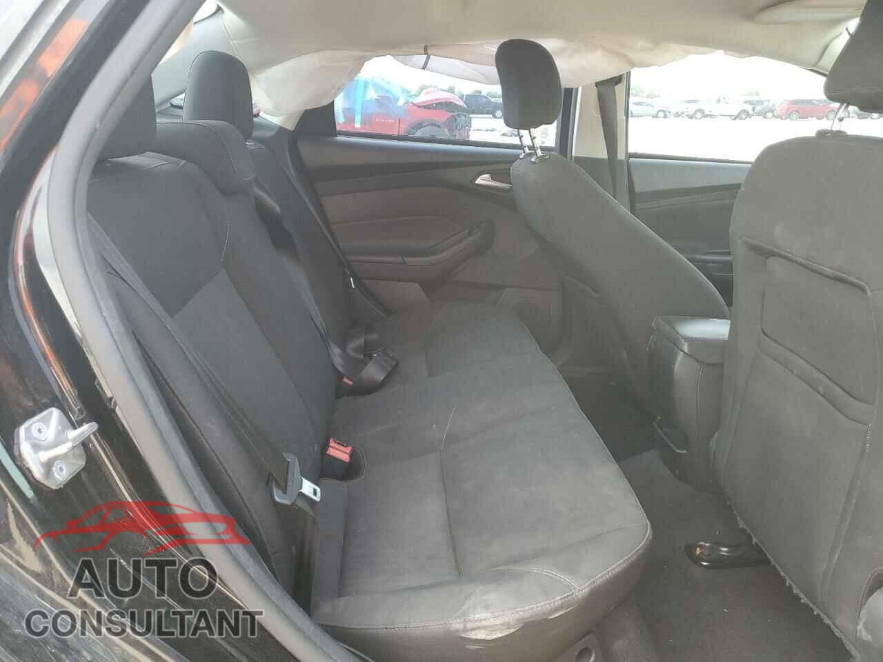 FORD FOCUS 2017 - 1FADP3F25HL210245