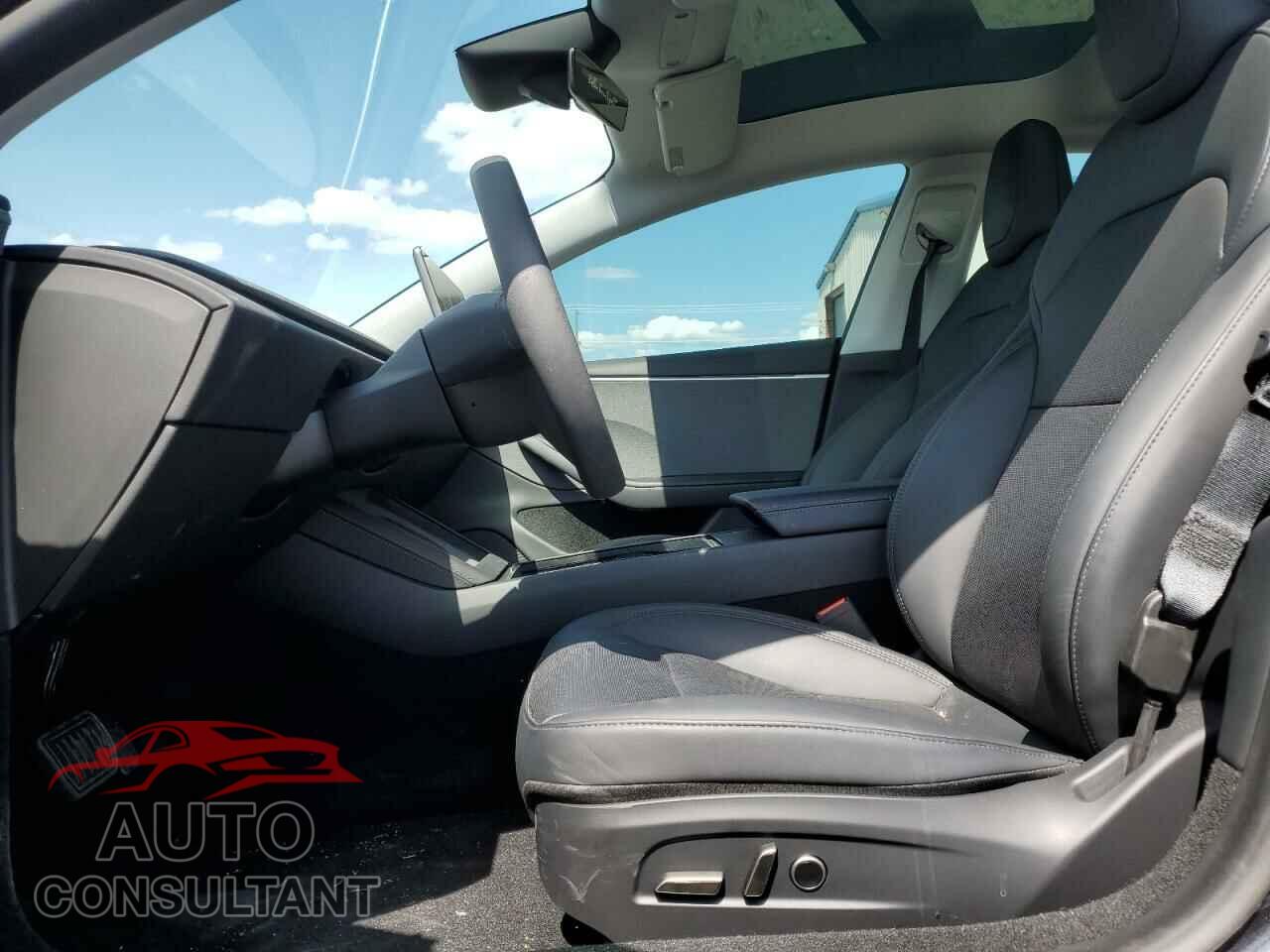 TESLA MODEL 3 2024 - 5YJ3E1EA9RF824518