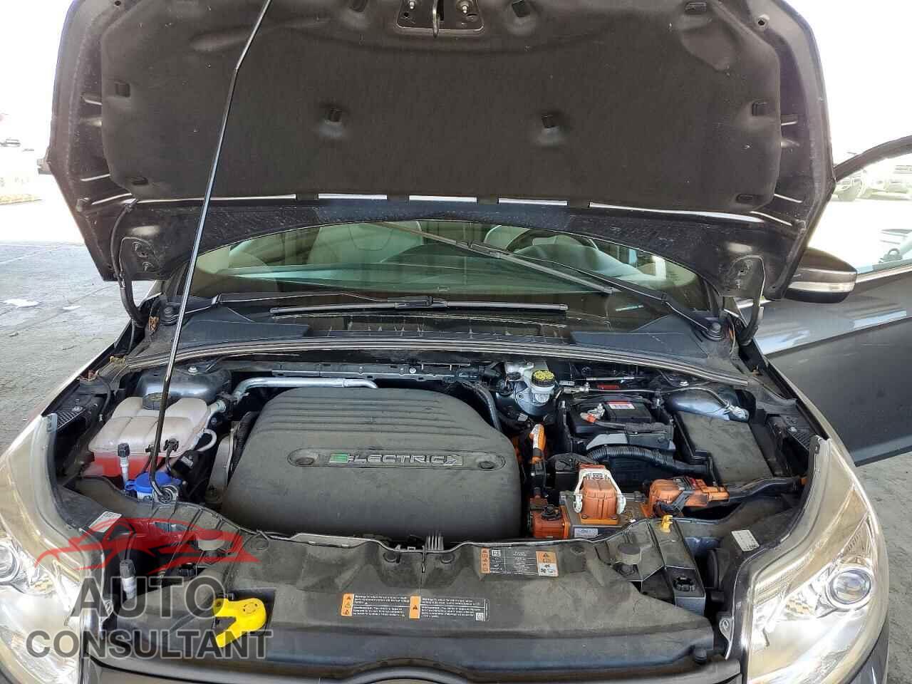 FORD FOCUS 2017 - 1FADP3R48HL314824