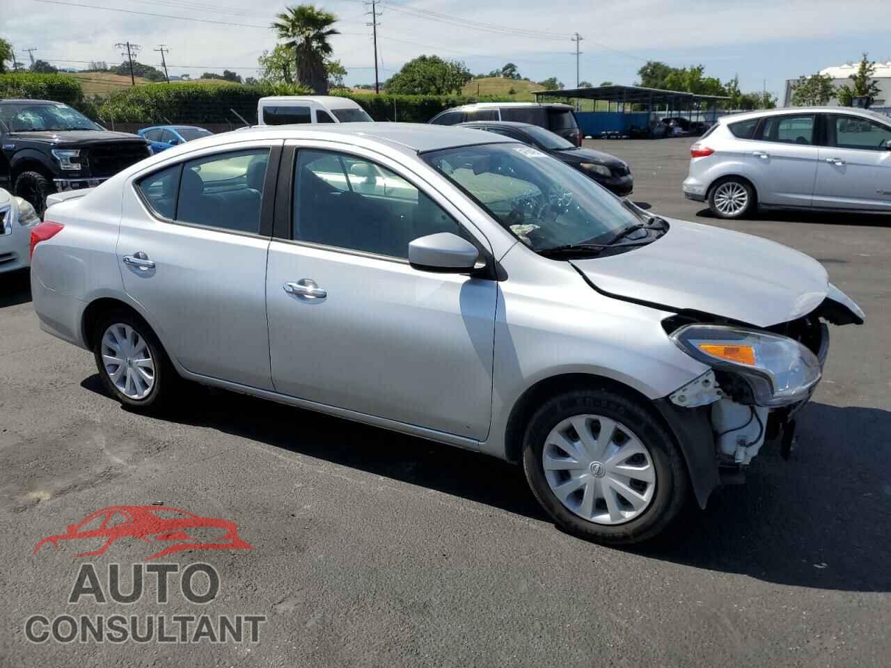 NISSAN VERSA 2018 - 3N1CN7APXJK399435