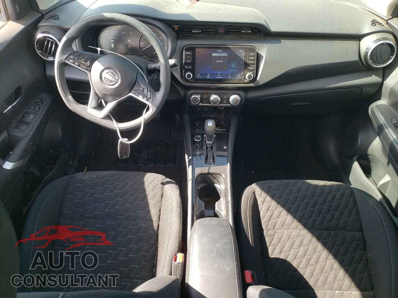 NISSAN KICKS 2023 - 3N1CP5CVXPL482456