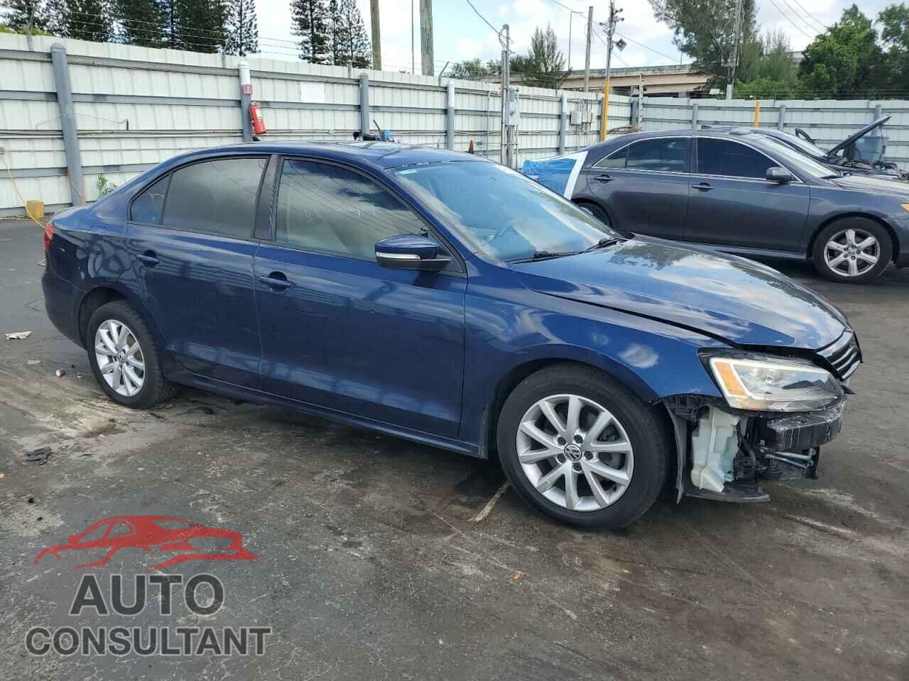 VOLKSWAGEN JETTA 2011 - 3VWDX7AJ5BM336494