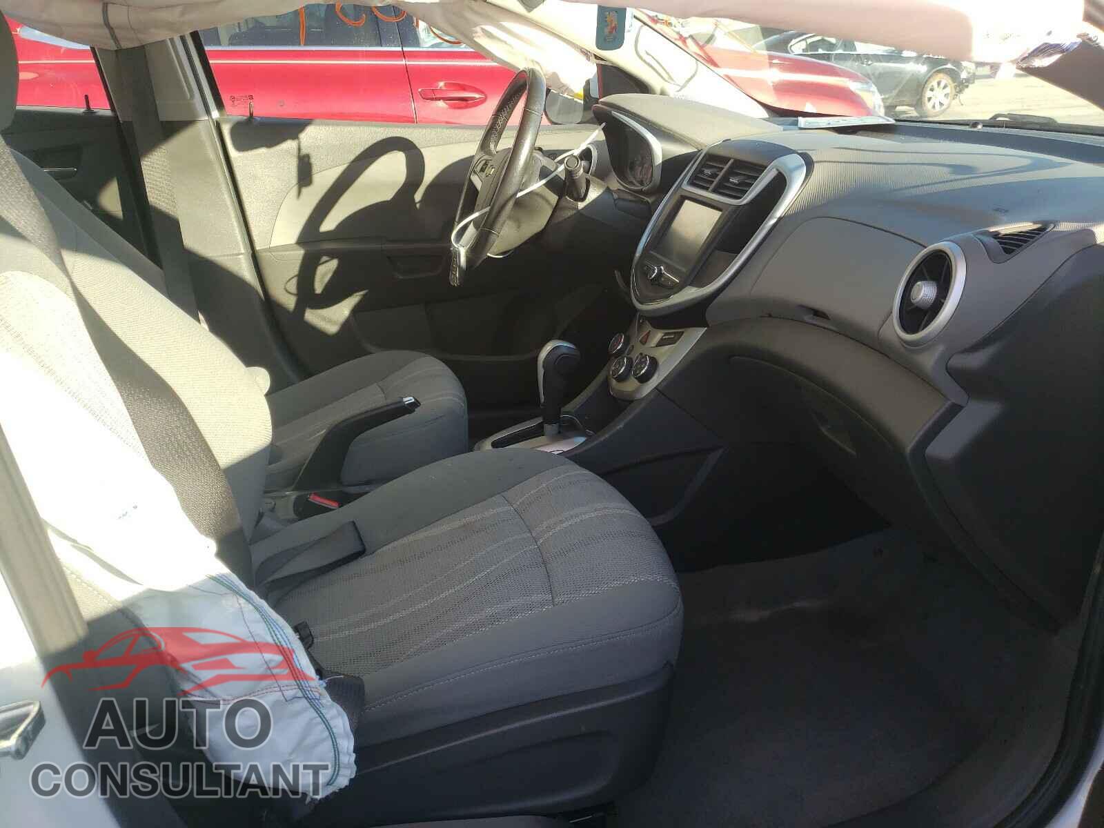 CHEVROLET SONIC 2017 - 1G1JD5SH1H4160992