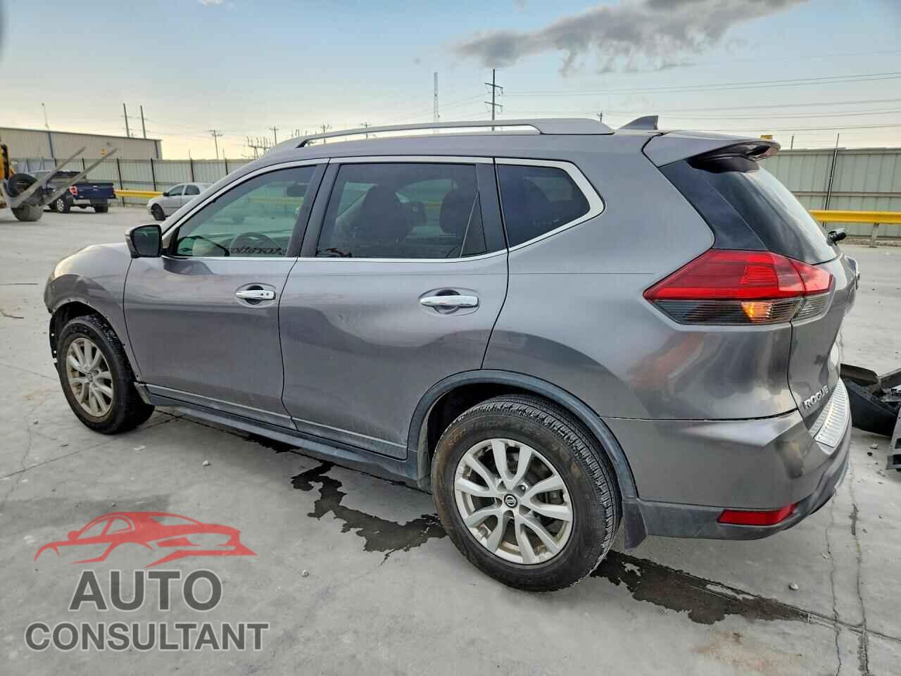 NISSAN ROGUE 2018 - KNMAT2MT8JP595183