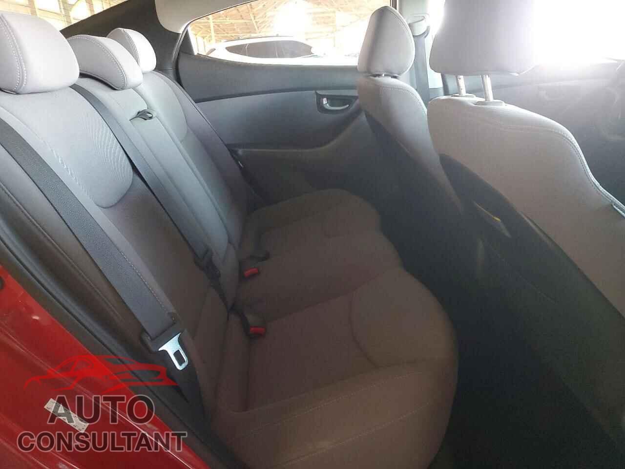 HYUNDAI ELANTRA 2016 - KMHDH4AE3GU519781