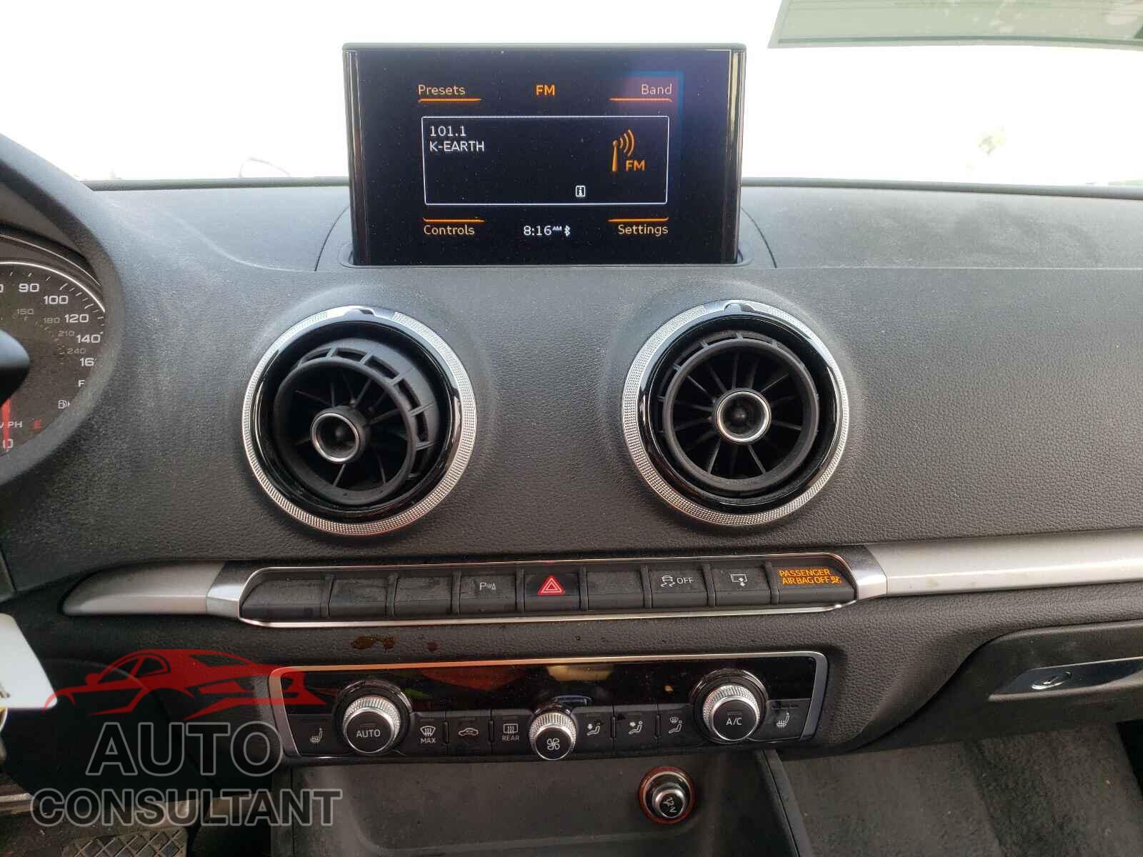 AUDI A3 2016 - WAUA7GFF2G1065258