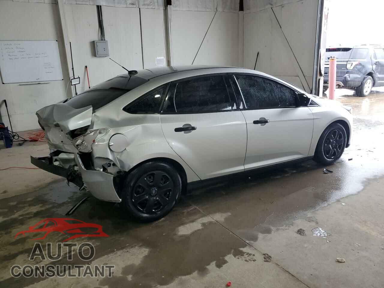 FORD FOCUS 2016 - 1FADP3E23GL359995