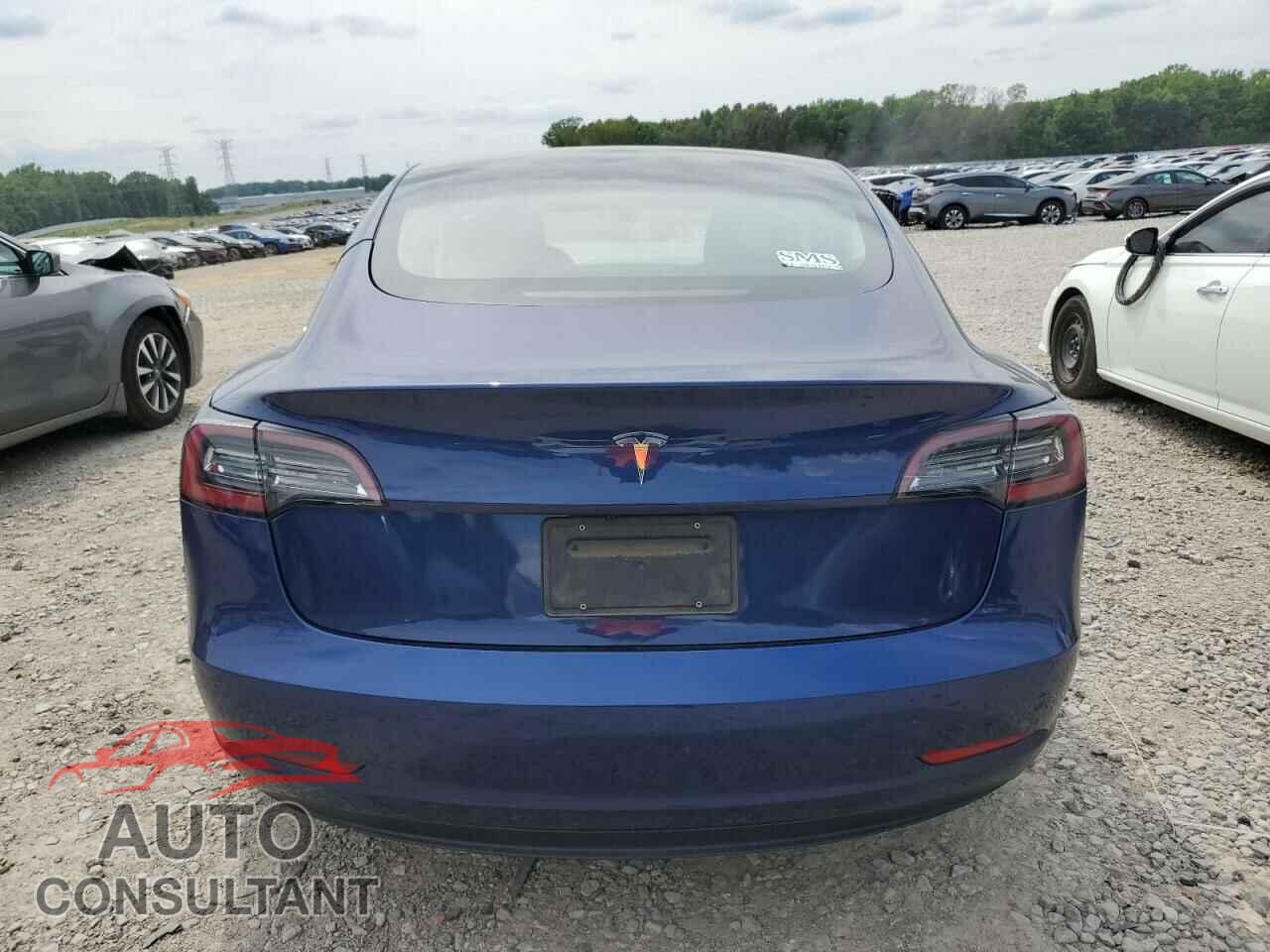 TESLA MODEL 3 2021 - 5YJ3E1EB8MF983600