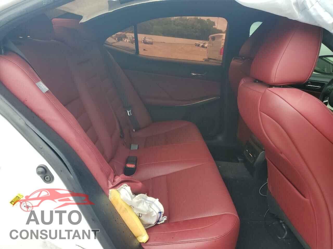 LEXUS IS 2014 - JTHBE1D23E5012325