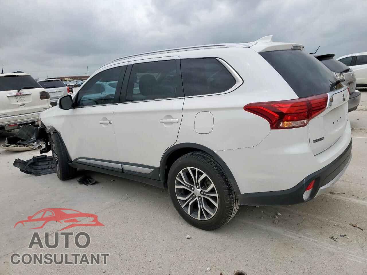 MITSUBISHI OUTLANDER 2018 - JA4AD3A34JZ045694