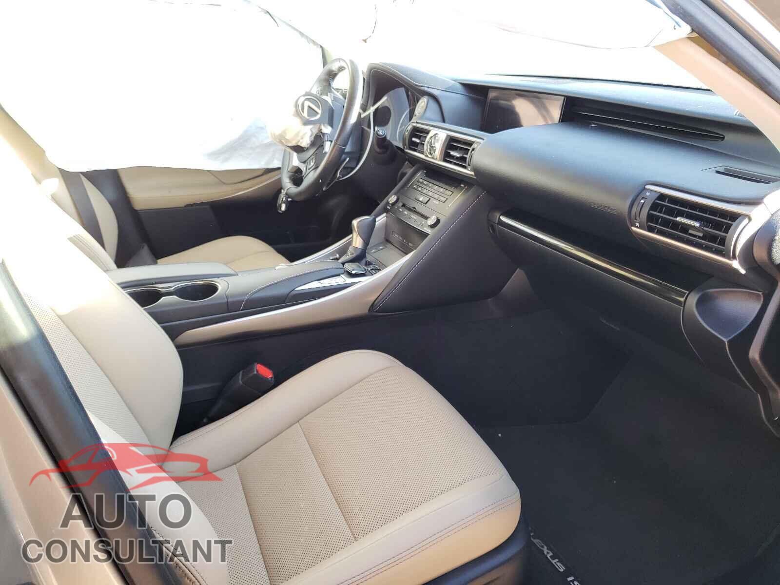 LEXUS IS 2018 - JTHBA1D2XJ5066596