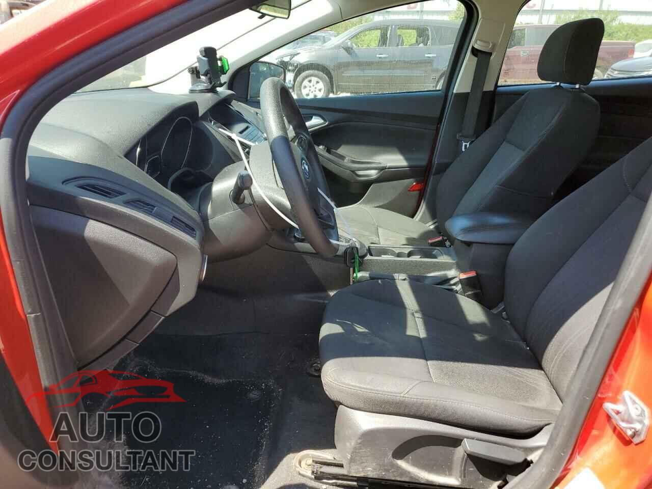FORD FOCUS 2015 - 1FADP3K23FL384284