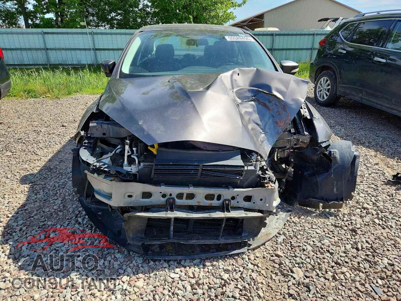 FORD FOCUS 2015 - 1FADP3F27FL319433