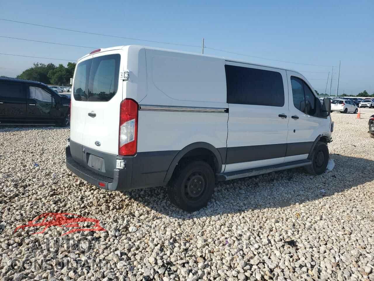 FORD TRANSIT 2018 - 1FTYR1YM7JKB32779