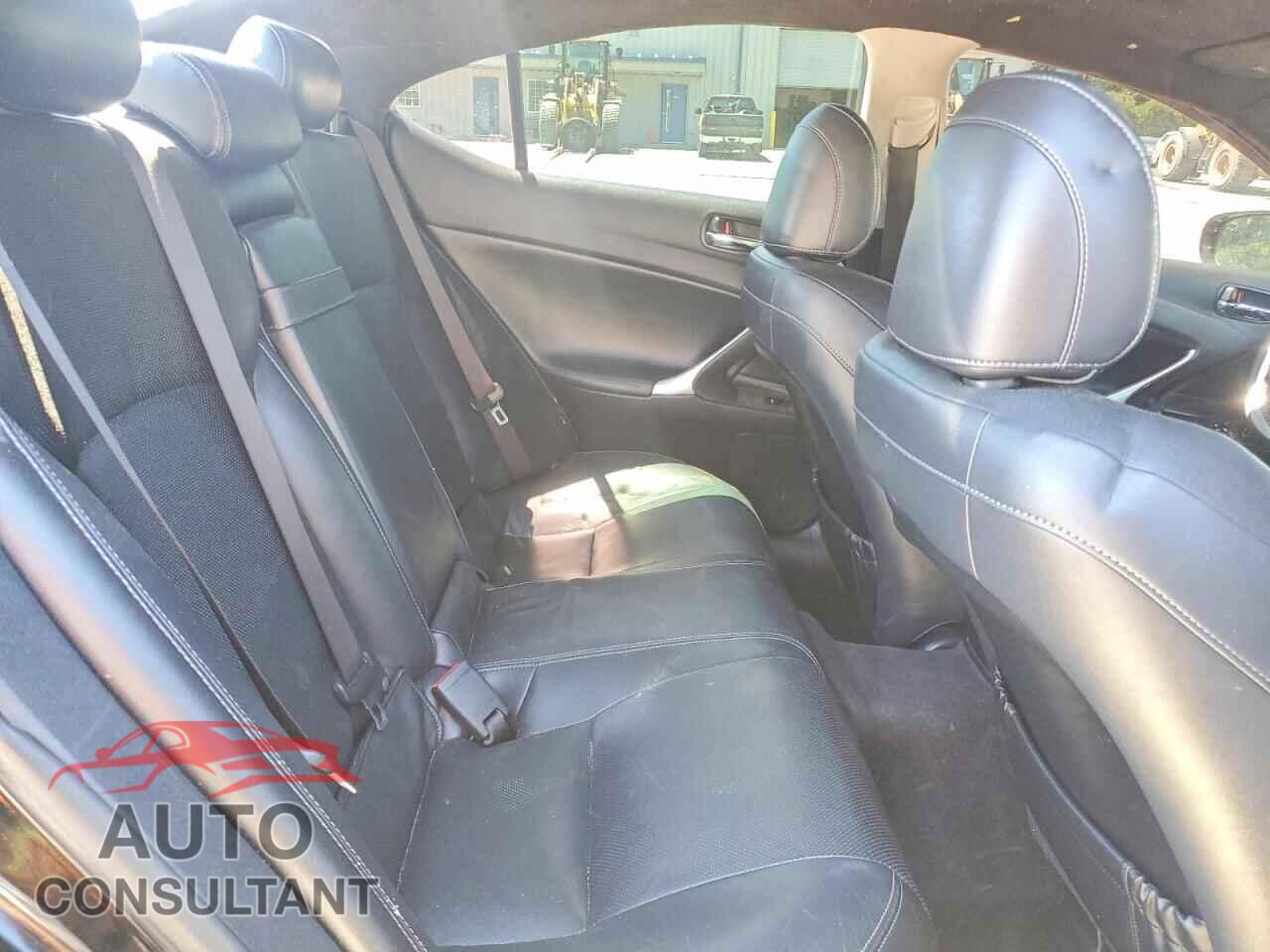 LEXUS IS 2012 - JTHCF5C20C5059898