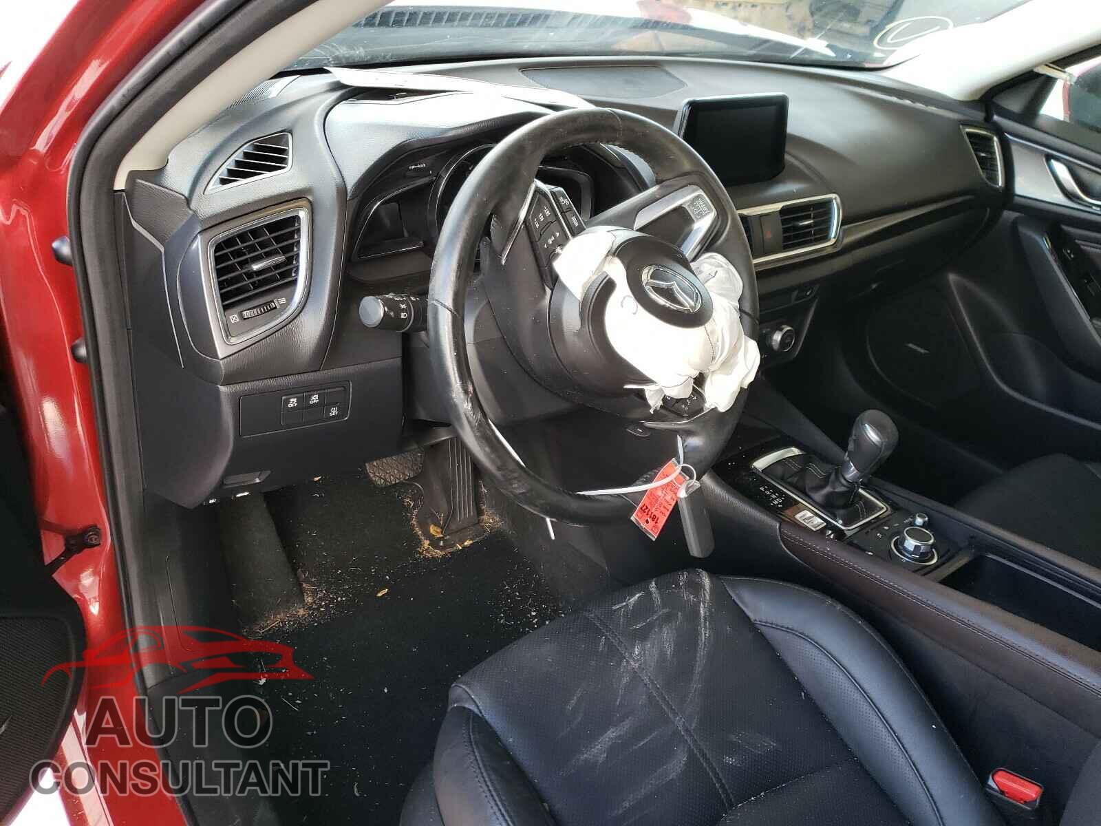 MAZDA 3 2018 - 3MZBN1M30JM265596
