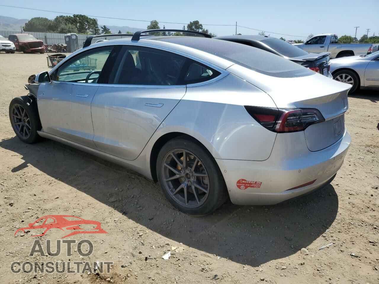 TESLA MODEL 3 2018 - 5YJ3E1EB1JF065313