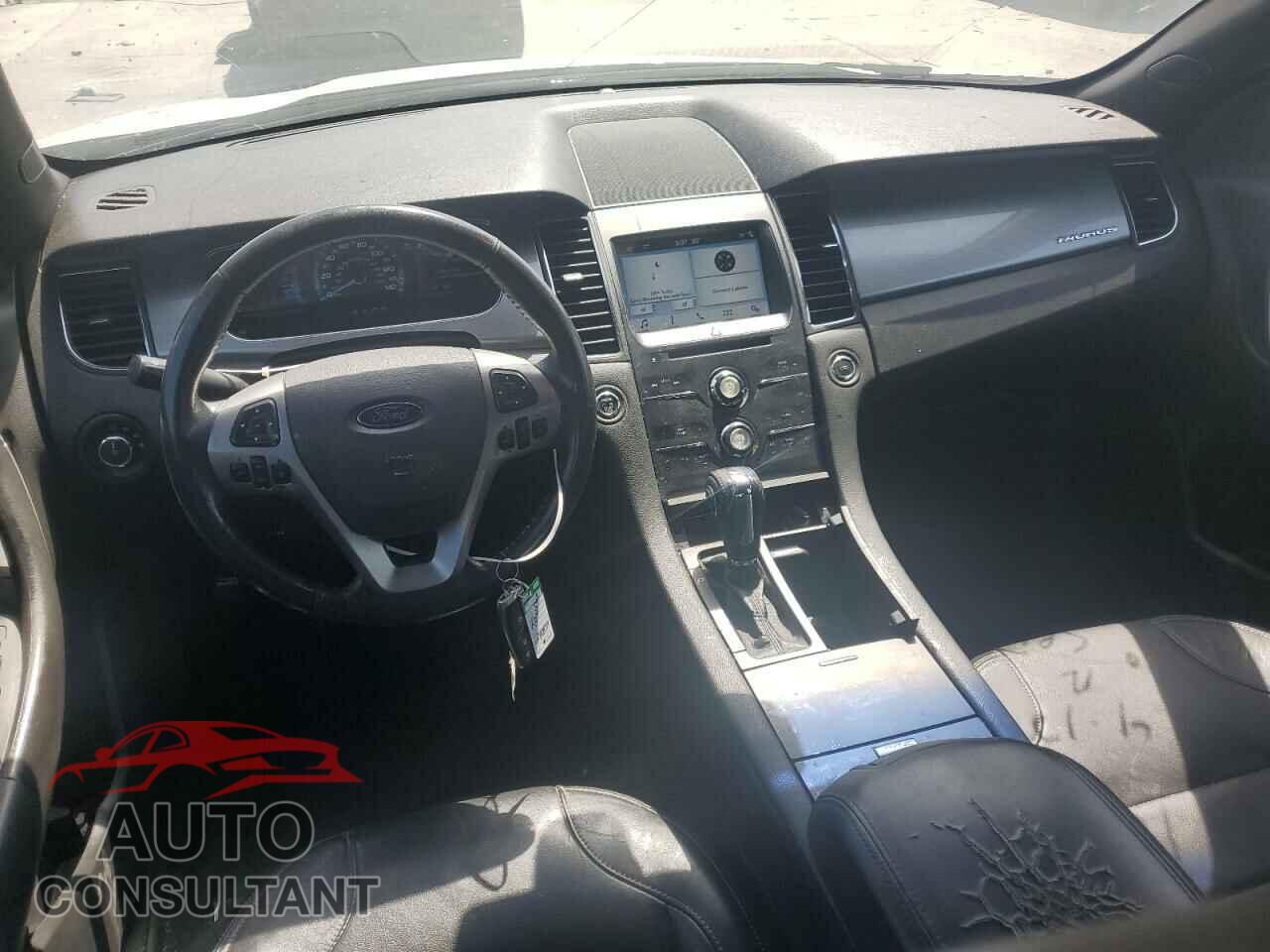 FORD TAURUS 2017 - 1FAHP2E80HG121032