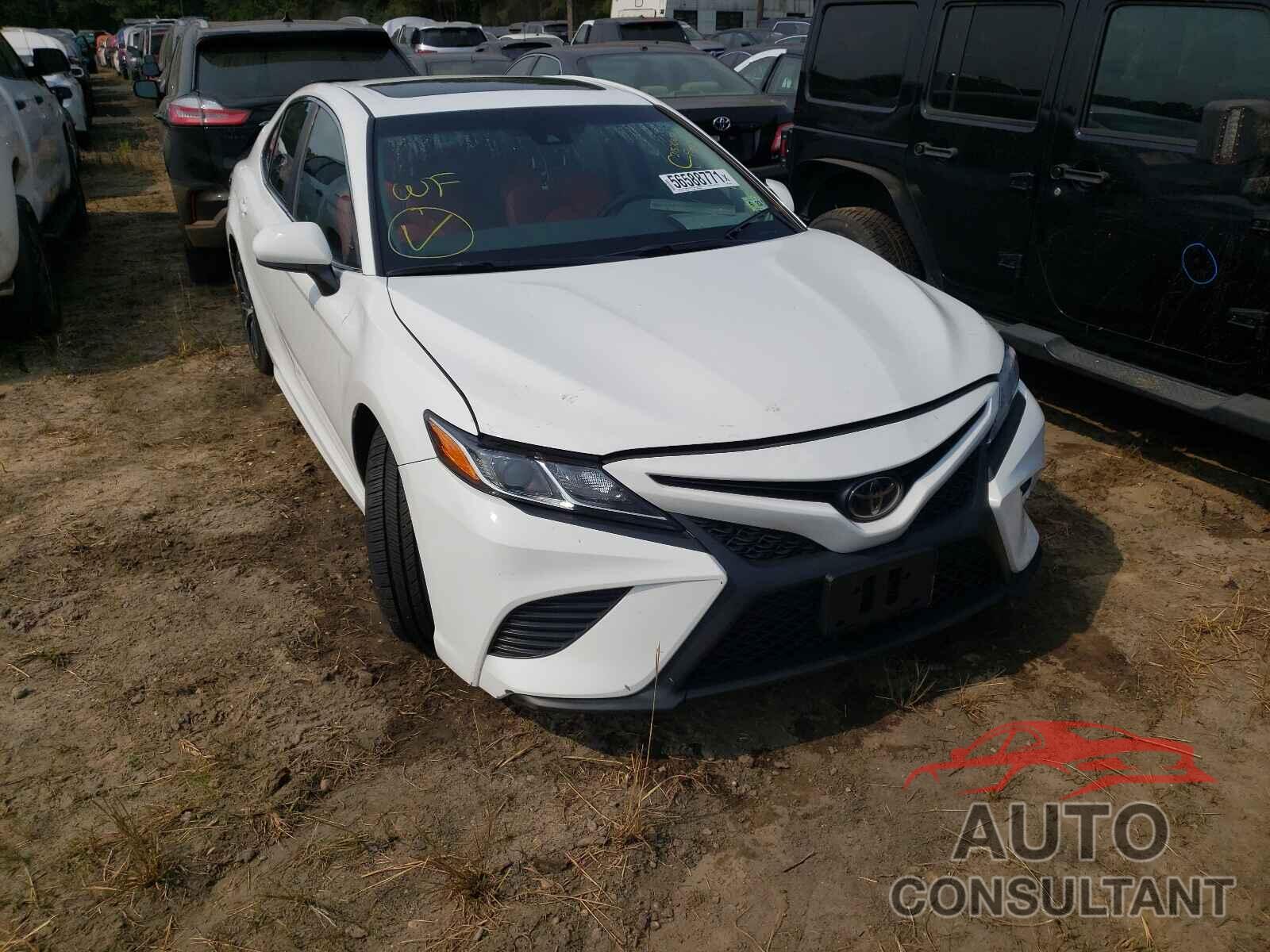 TOYOTA CAMRY 2018 - 4T1B11HK7JU605530