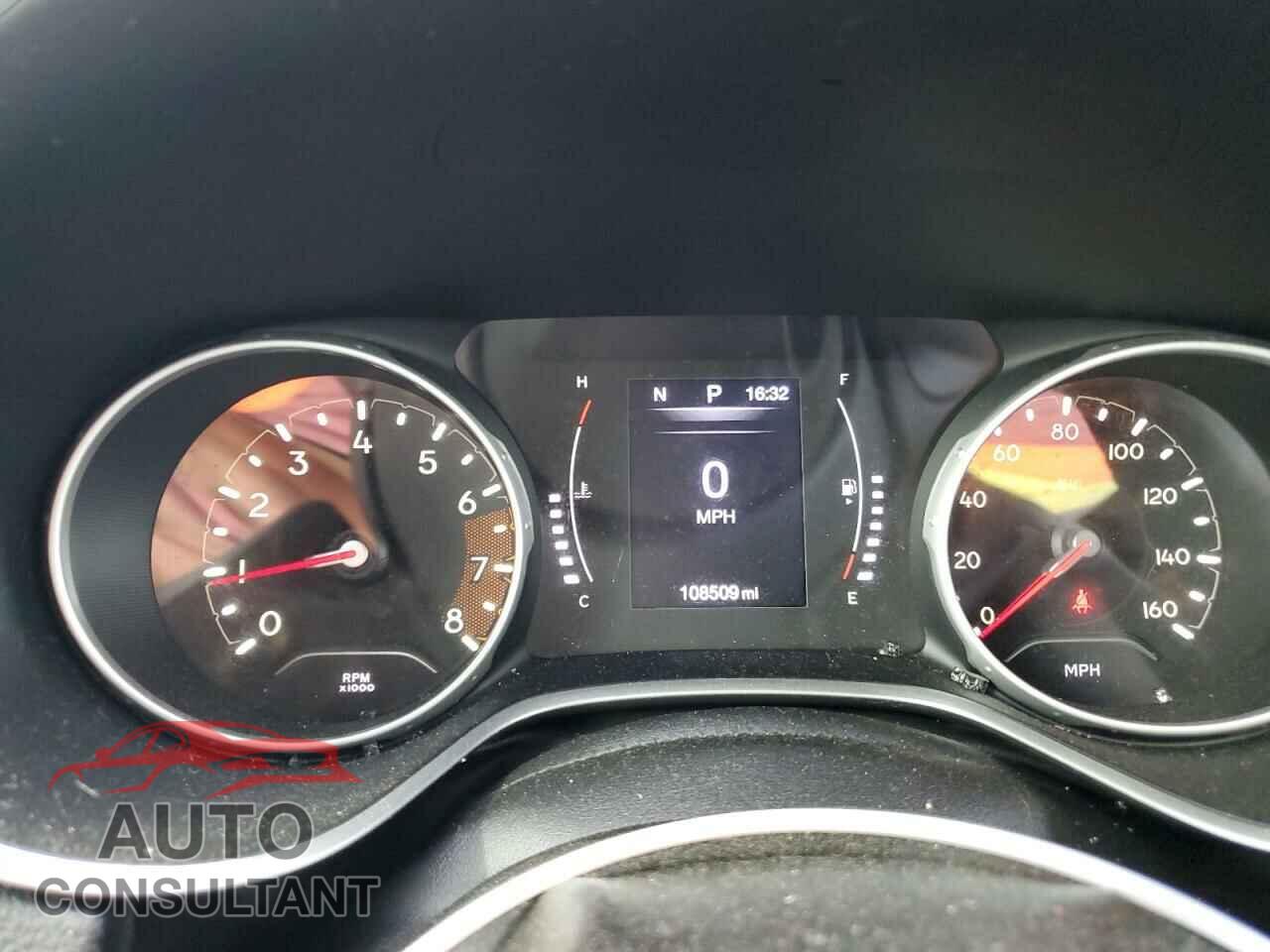 JEEP COMPASS 2018 - 3C4NJDBB0JT103397