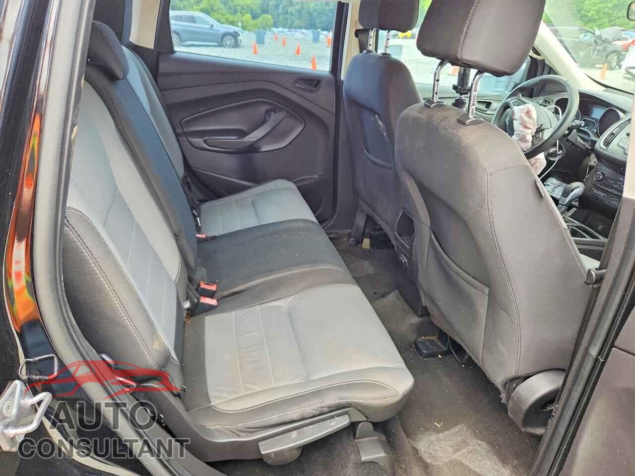FORD ESCAPE 2017 - 1FMCU0F78HUD04053