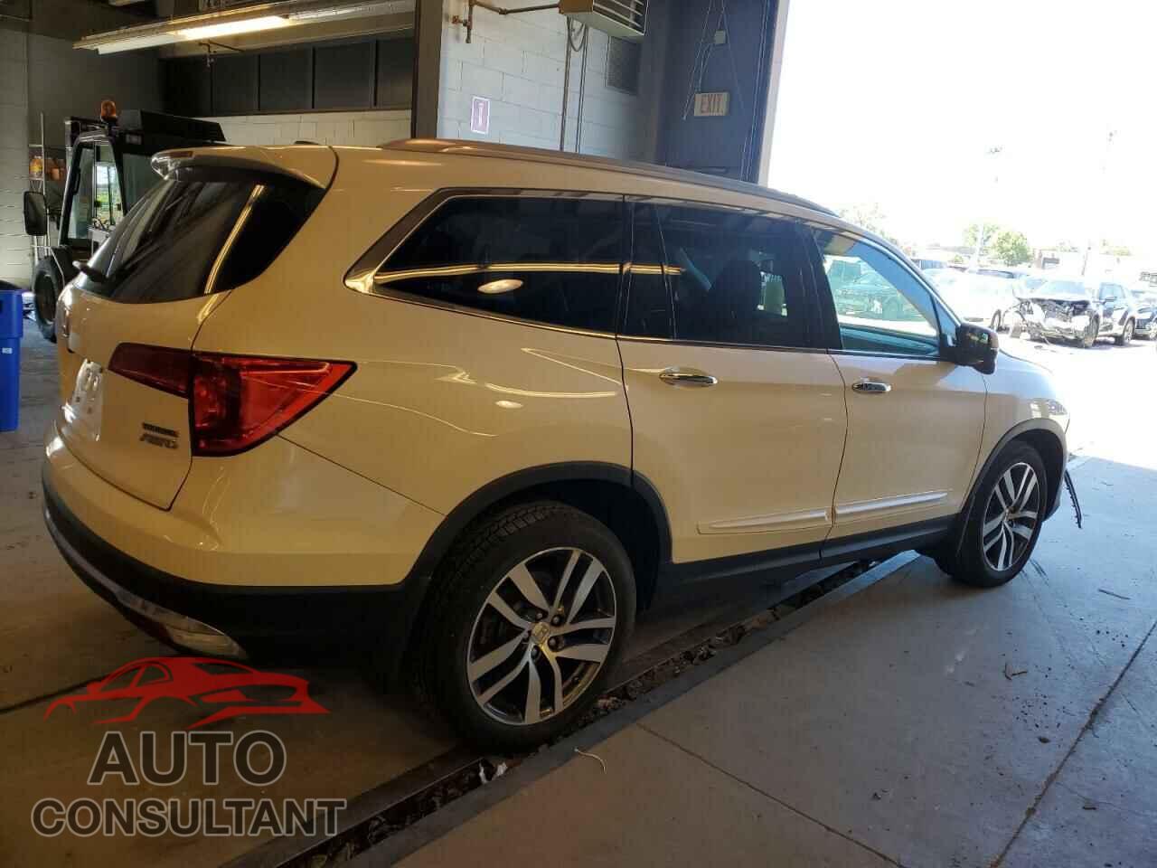 HONDA PILOT 2017 - 5FNYF6H90HB030717