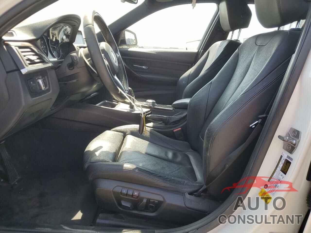 BMW 3 SERIES 2015 - WBA3C1C52FK122967