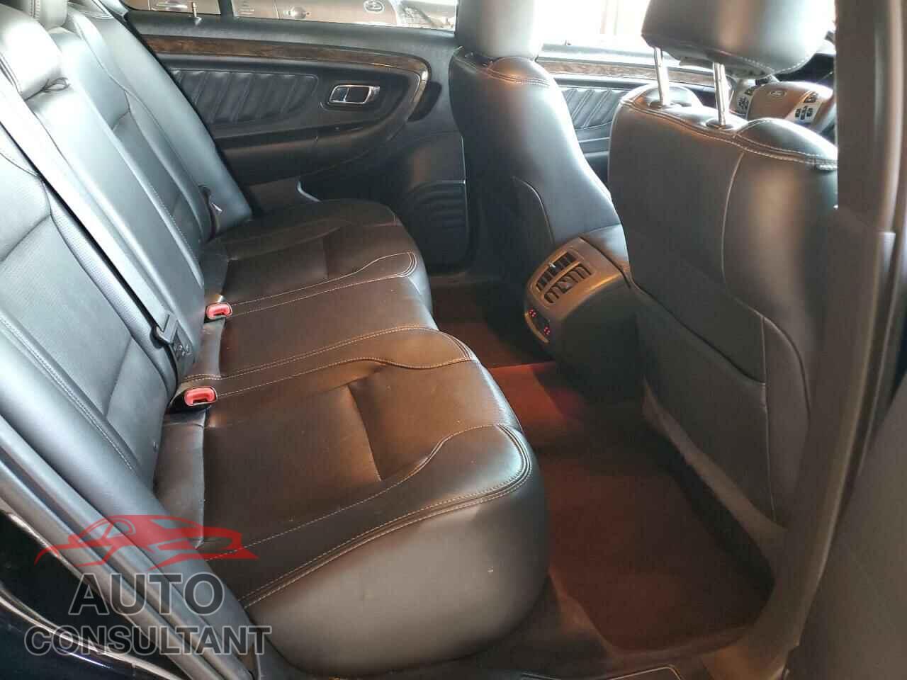 FORD TAURUS 2018 - 1FAHP2F87JG133473