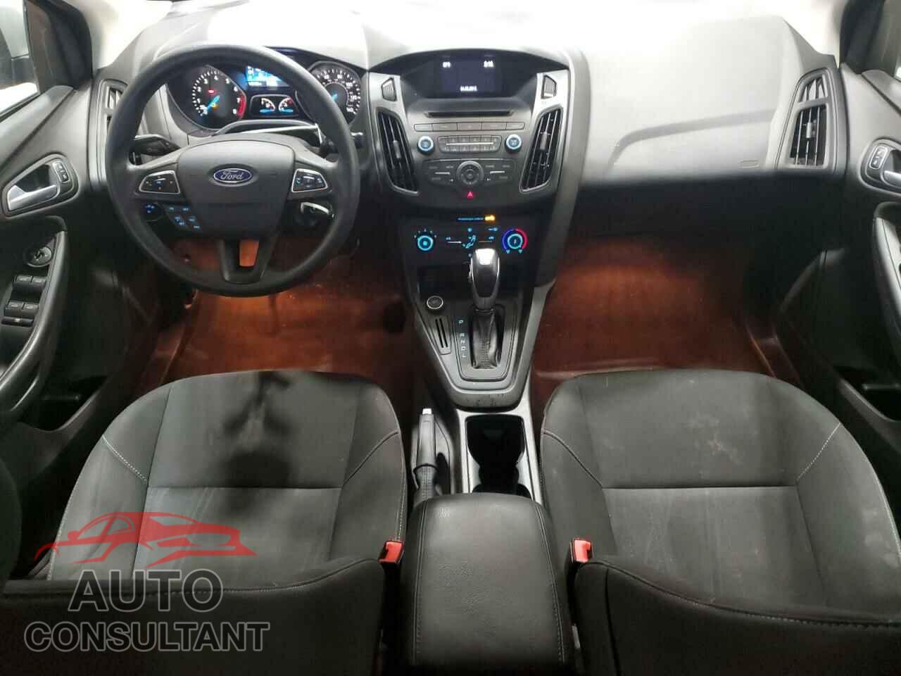 FORD FOCUS 2015 - 1FADP3F25FL268238