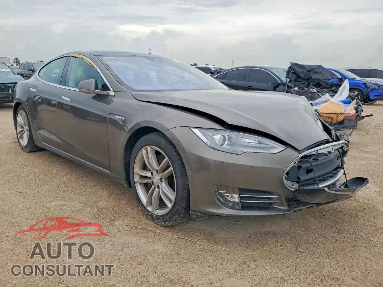 TESLA MODEL S 2015 - 5YJSA1E25FF110879