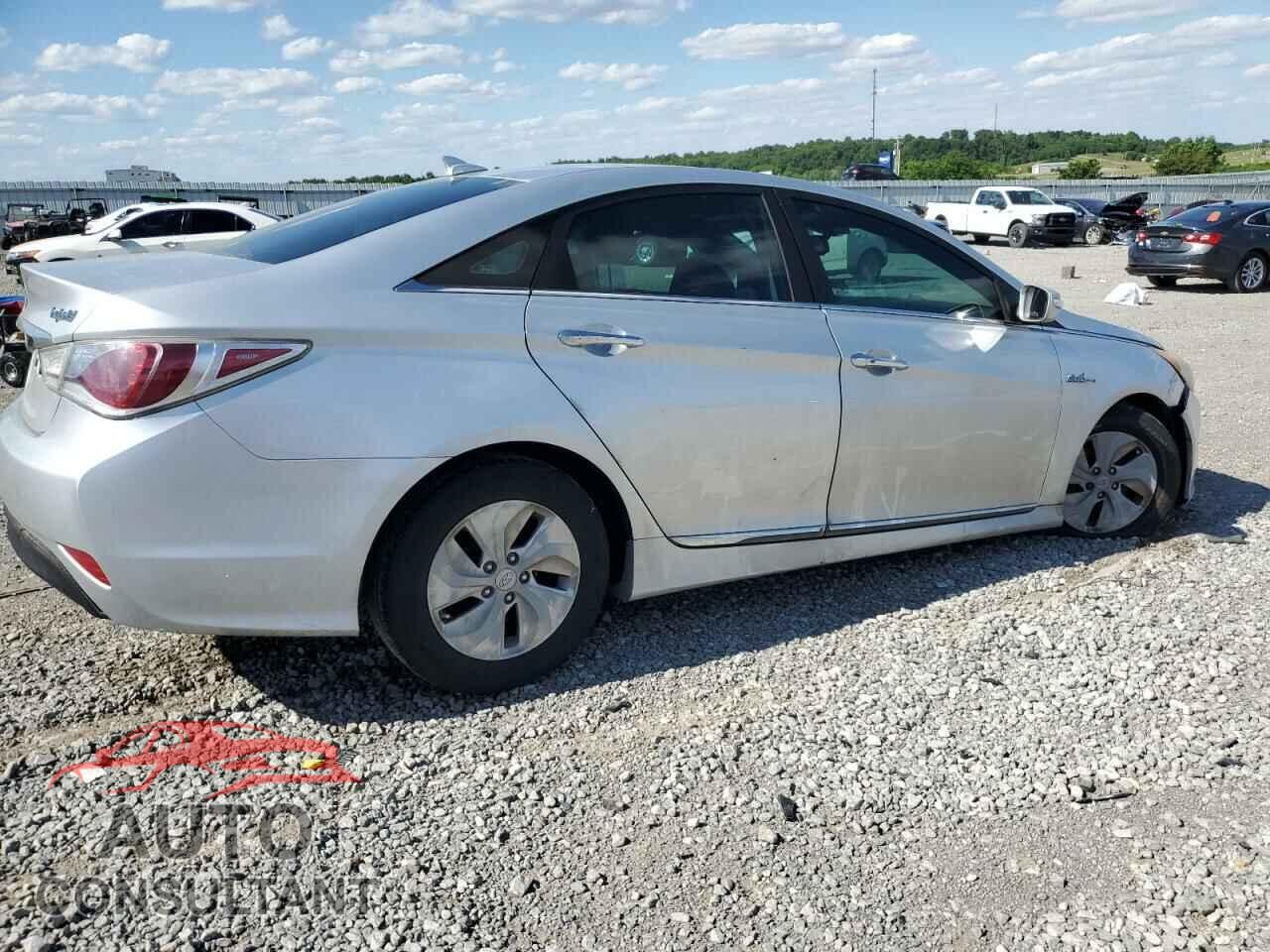 HYUNDAI SONATA 2013 - KMHEC4A48DA078575