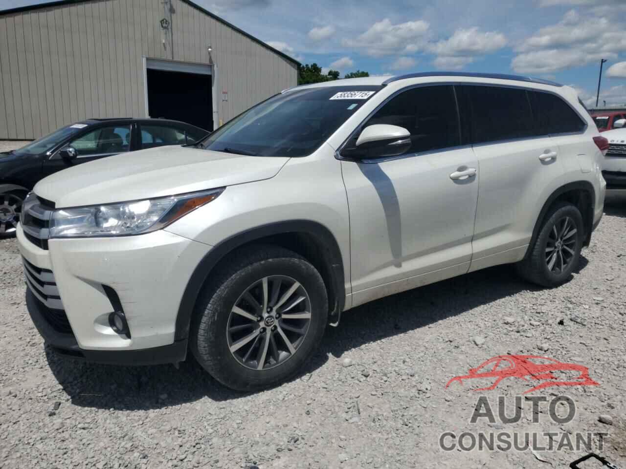 TOYOTA HIGHLANDER 2018 - 5TDJZRFH4JS801234